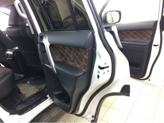 Перетяжка дверных карт Перетяжка дверных карт